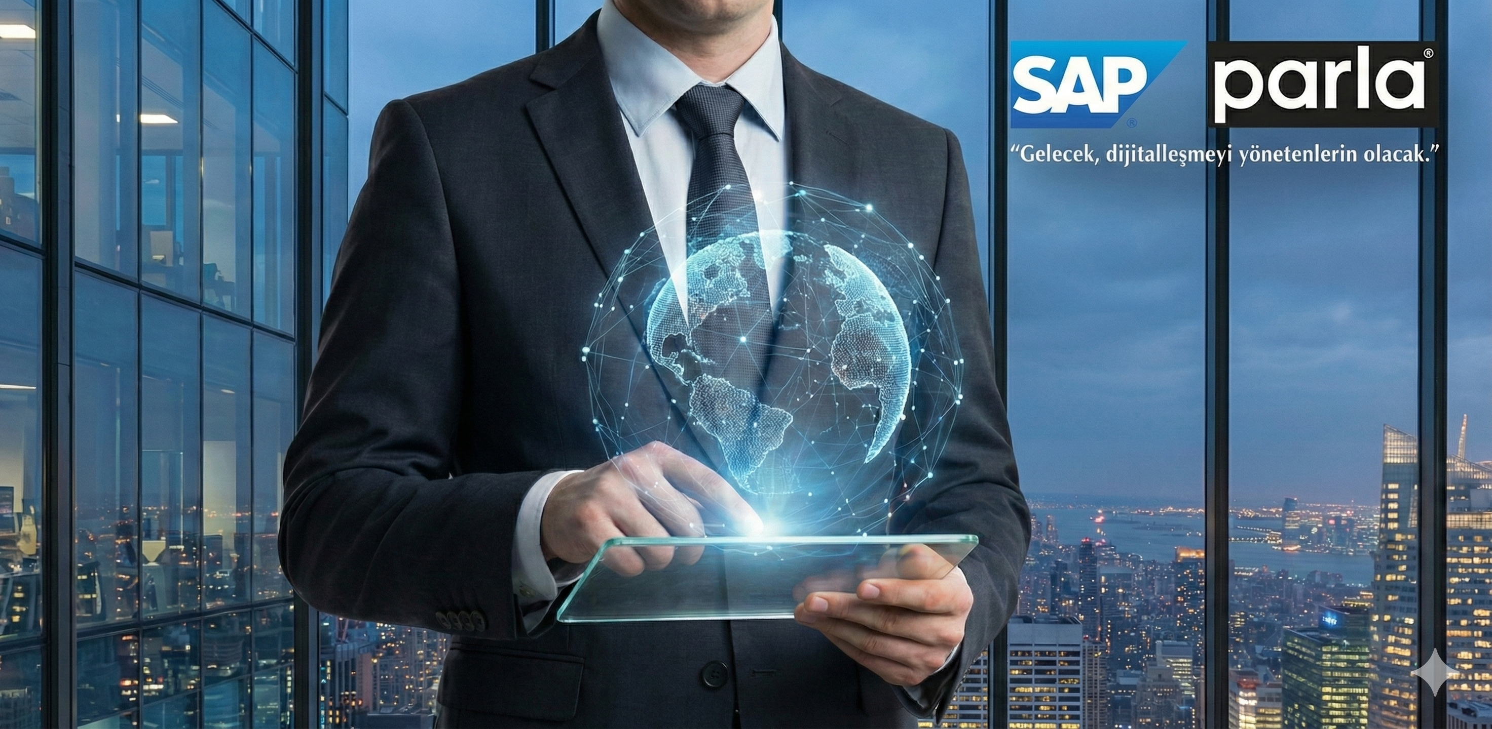 Bilgisayar başında SAP ekranına bakan bir kişi